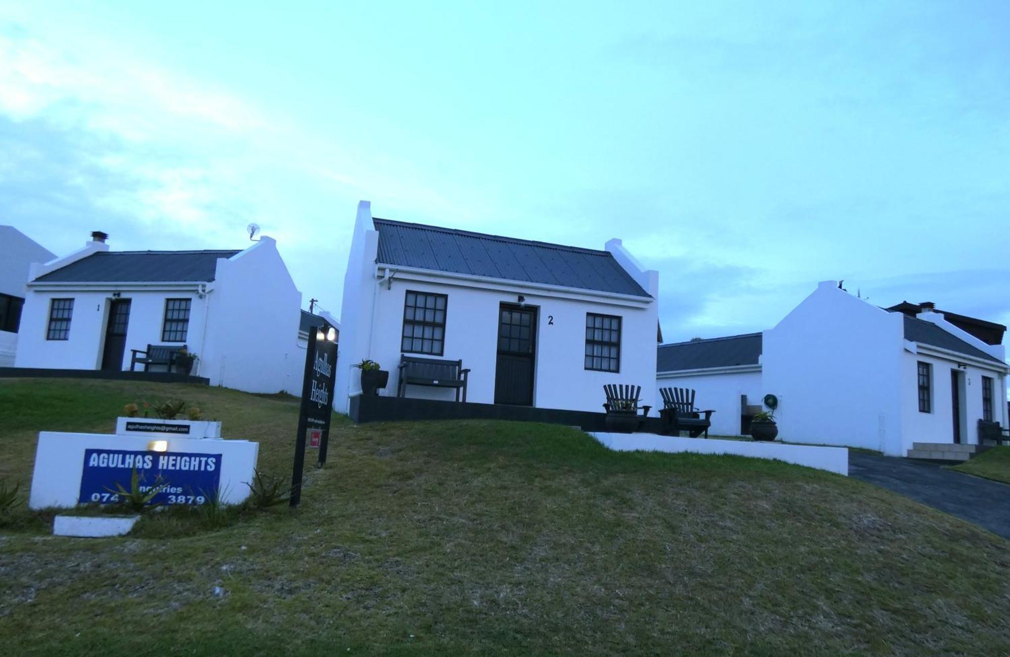 Agulhas Heights Self-Catering Cottages מראה חיצוני תמונה